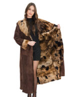Very long coat 126 cm sheepskin outside brown leather and inside spotted fur 50 raw cut shawl collar and cuffs with turn-ups - Image 6