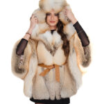 Natural fox fur cape, V-neck, one size, batwing sleeve, internal leather belt