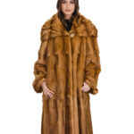 56 Золотистая шуба из меха ласки с длинными рукавами и огромным итальянским воротником-лацканом