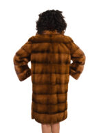 50 Goldblonder langer Mantel, 110 Nerzpelz, horizontaler Kragen mit Knopf und langen Ärmeln – Bild 5