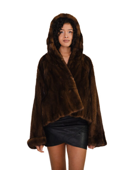 Kurze Nerzjacke, Größe 48, lange Ärmel und Kapuze, halb Pelz, halb Futter