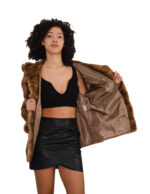 Giacca visone orizzontale cappuccio 46 marroncino chiaro manica lunga bottone al collo fodera marrone decorata - immagine 5