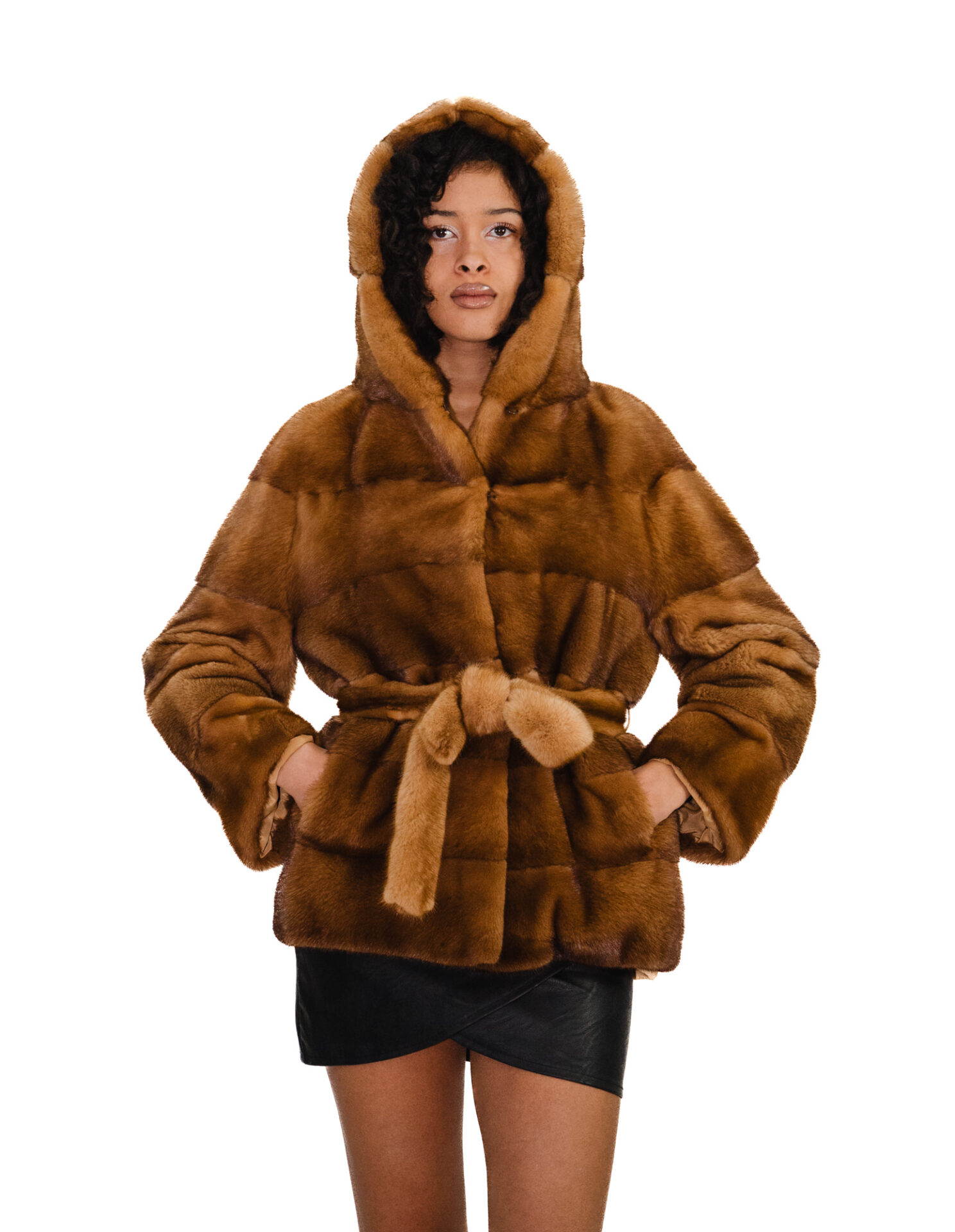 InModa 9 Gen 2026 167 Giacca gold cintura esterna pelliccia visone 46 cappuccio manica lunga cintura esterna ganci - immagine 1