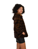 Visone demi 42 orizzontale a fasce sottili corpo fasce grandi maniche cappuccio foderato pelliccia tasche esterne - immagine 3