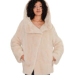 Женская норковая куртка, из натуральной кожи, размер 44, застежка на пуговицы крест-накрест, капюшон на магнитах у воротника, длинные рукава, Saga Furs