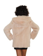 Женская норковая куртка, из натуральной кожи, размер 44, застежка на пуговицы крест-накрест, капюшон на магнитах у воротника, длинные рукава, Saga Furs — изображение 5