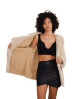 Женская норковая куртка, из натуральной кожи, размер 44, застежка на пуговицы крест-накрест, капюшон на магнитах у воротника, длинные рукава, Saga Furs — изображение 6